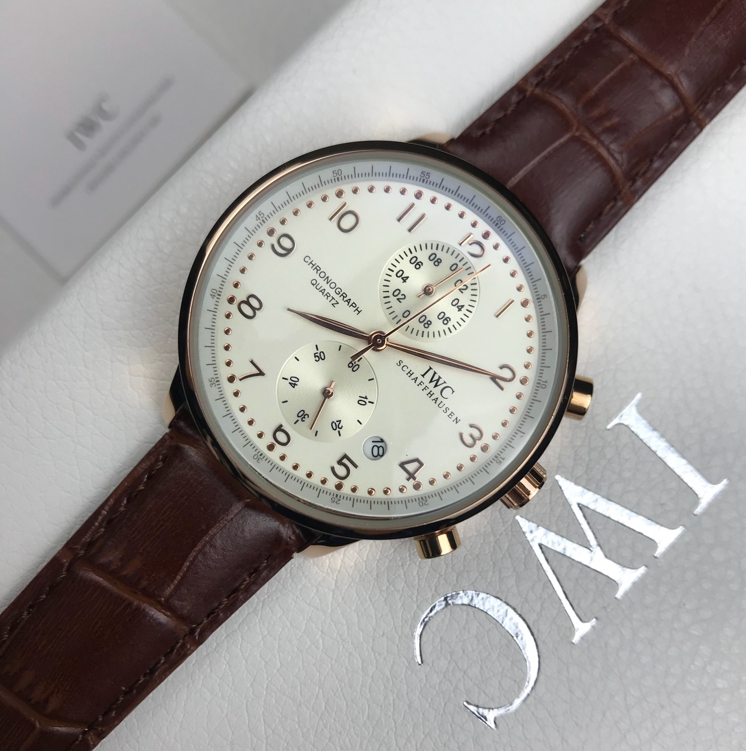 万国iwc葡萄牙系列咖色石英计时手表表盘直径4