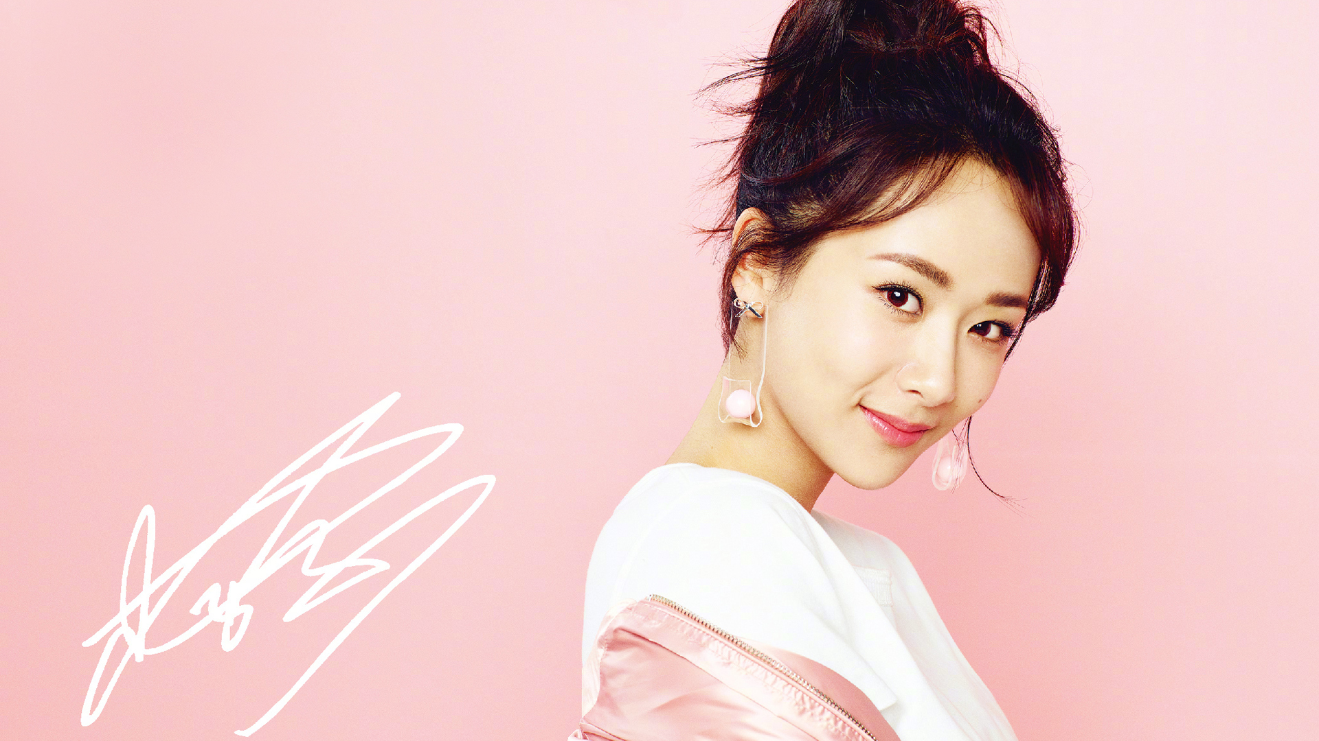 美女小花旦杨紫可爱耍宝写真壁纸