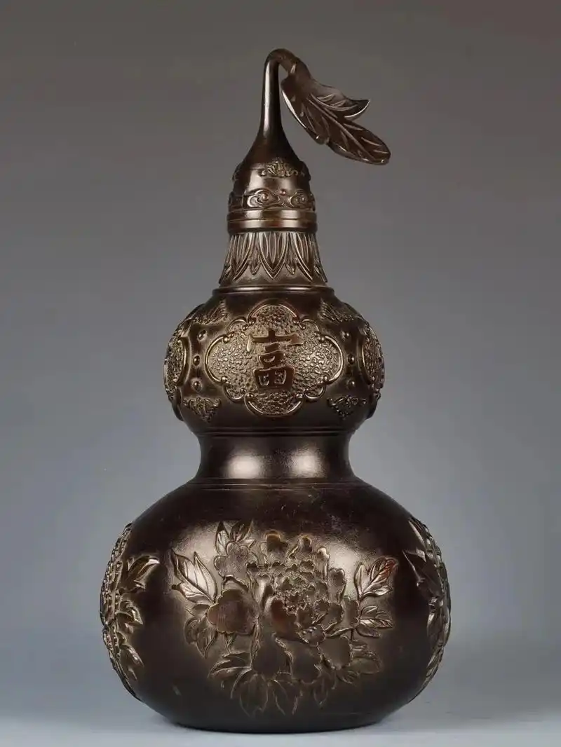 富贵玉堂——葫芦赏瓶 尺寸:高37,直径17cm,重7.9斤