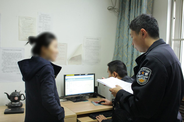 初雪天的二龙路派出所日记图