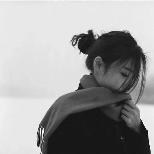 美女头像唯美黑白伤感