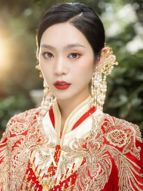 气质中式新娘妆造78青岛婚纱店