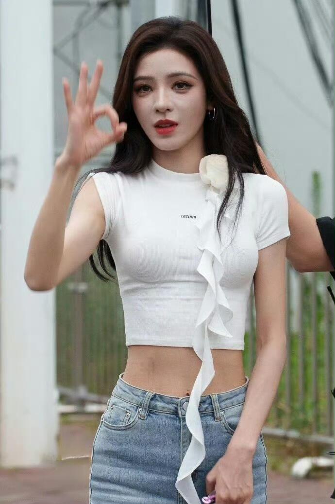 张予曦身材颜值也太可了吧 小说女主本主