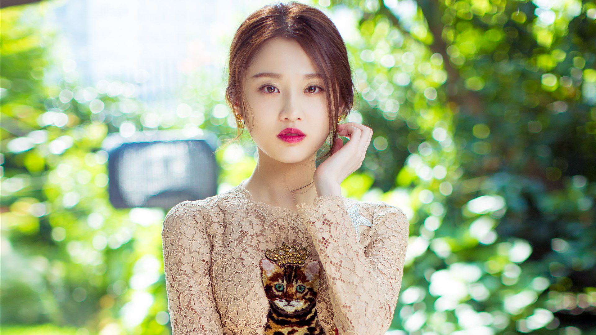 十八线艺人高铁撒泼走红,同名同姓女子可怜被网友错骂_刘露