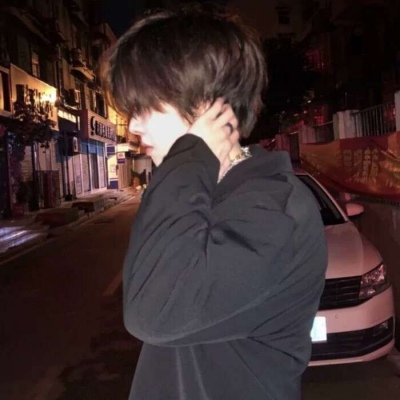 2021年男生最火的微信头像图片