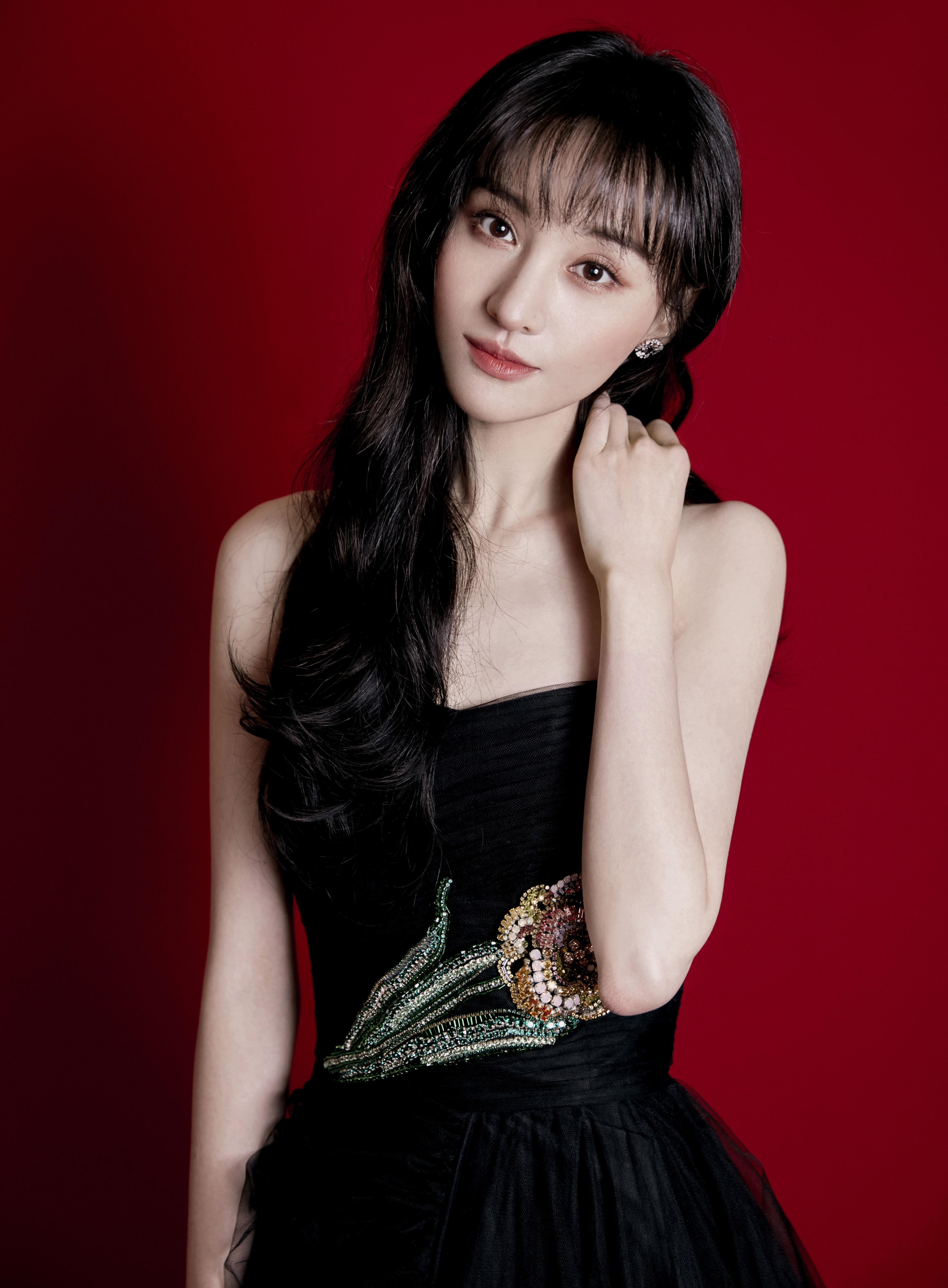 郑爽黑色抹胸纱裙2880x1800分辨率查看