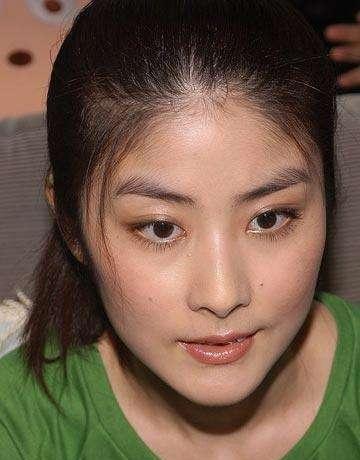 45岁陈慧琳素颜无修图受媒体喜欢,脸肥拒绝整容,为歌迷打抱不平