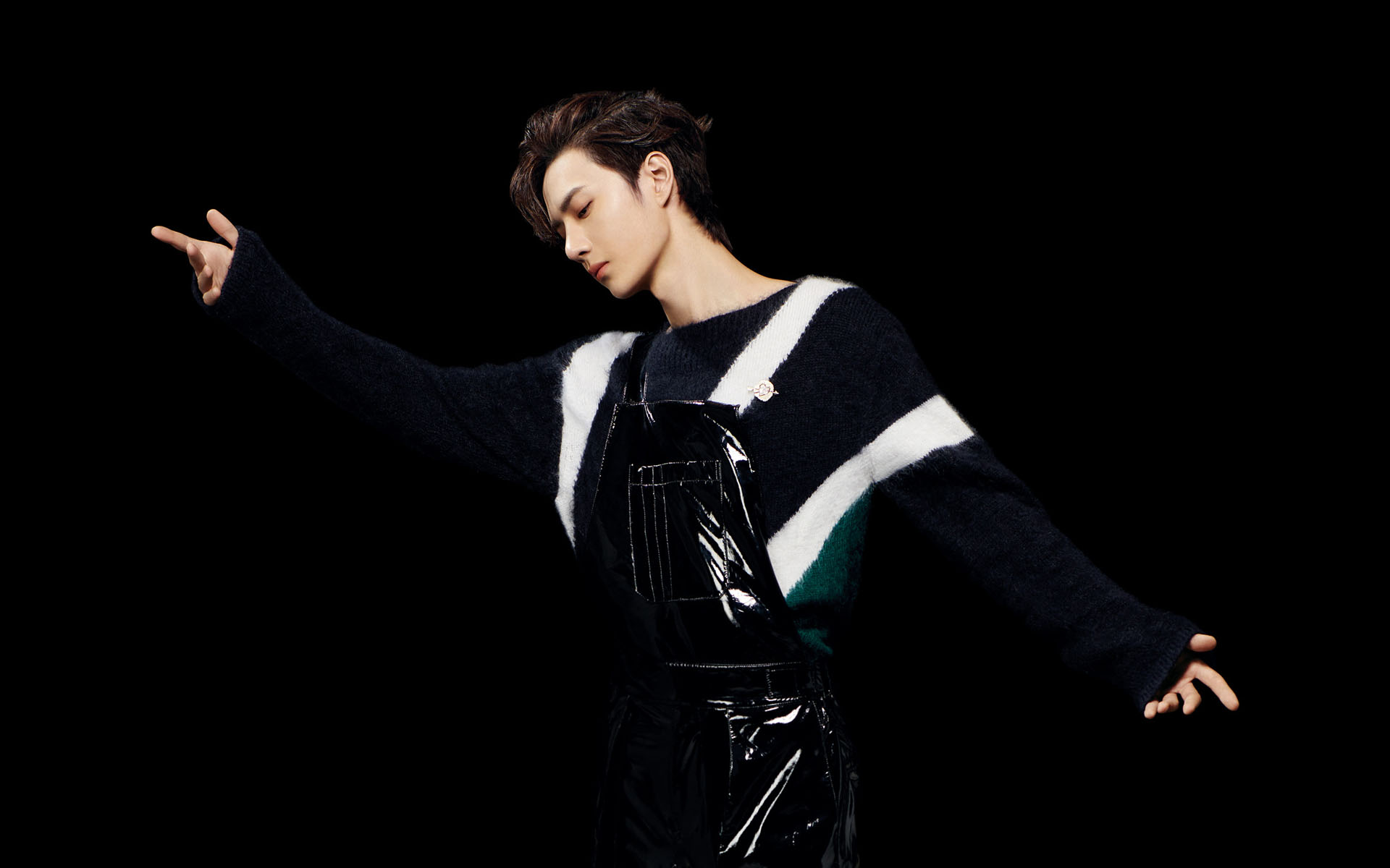 禁欲少年王一博帅气图片桌面壁纸