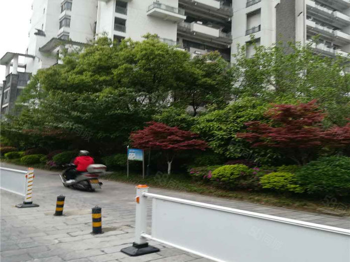 小区:宜兴中堂小区地址:东虹东路500号房租走势8在租房源建筑年代