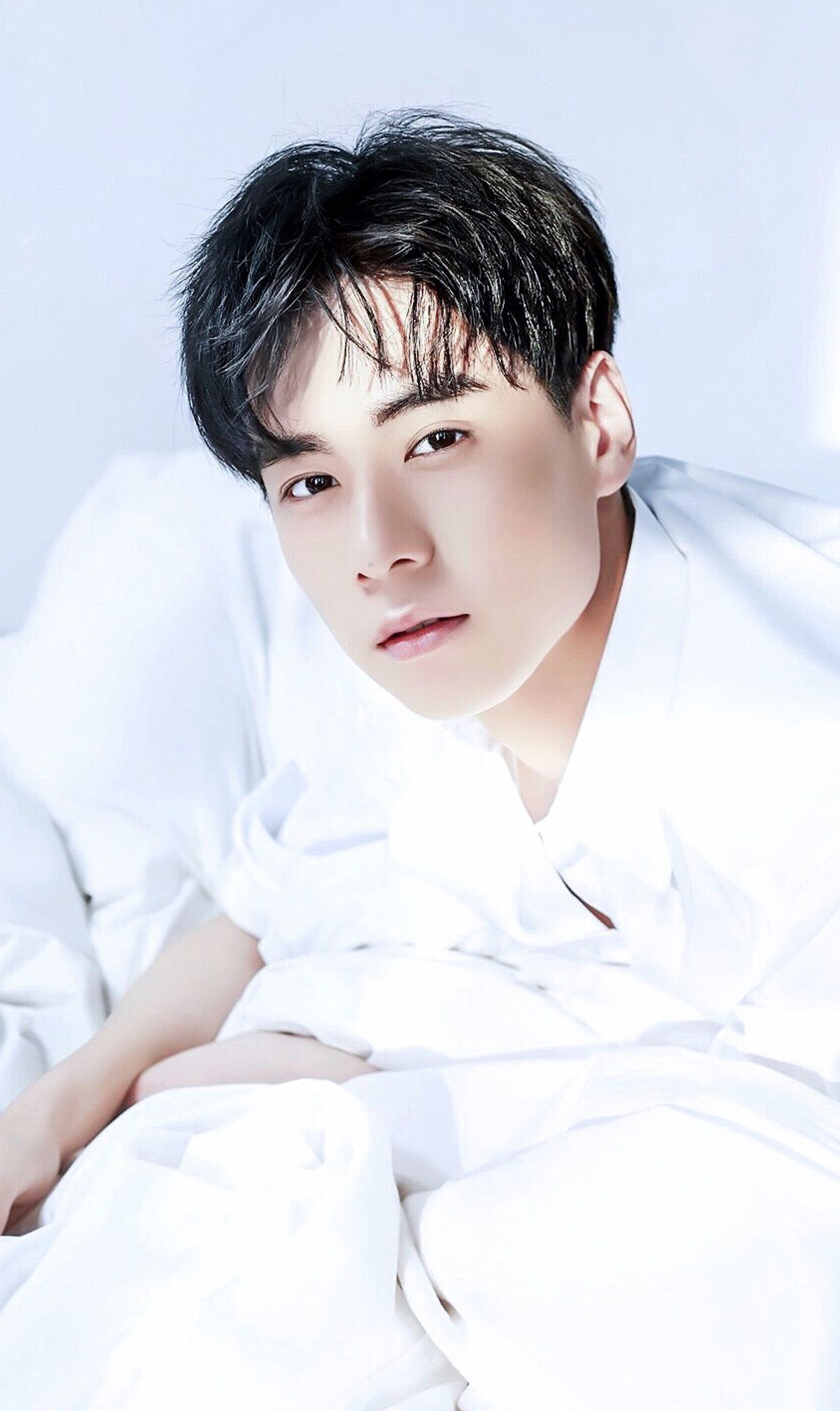 胡一天穿不同风格衣服的照片,阳光,帅气,你喜欢哪种?