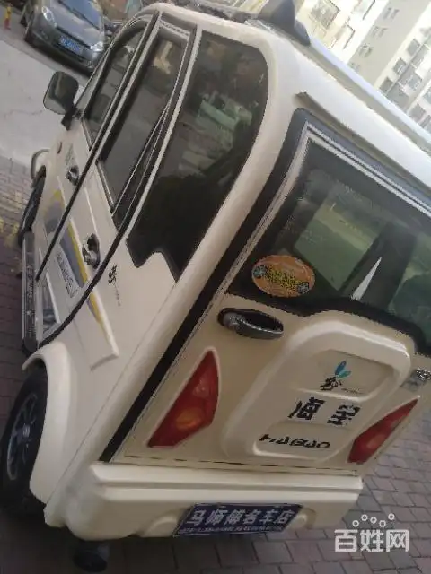 油电两用海宝小四轮电动轿车出售