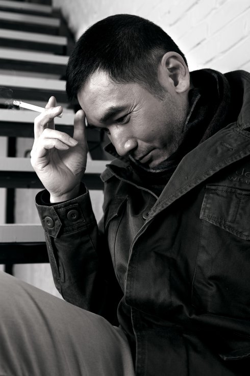 郑伊健版古惑仔里的信哥是谁演的,知道的朋友请告诉我,谢谢!