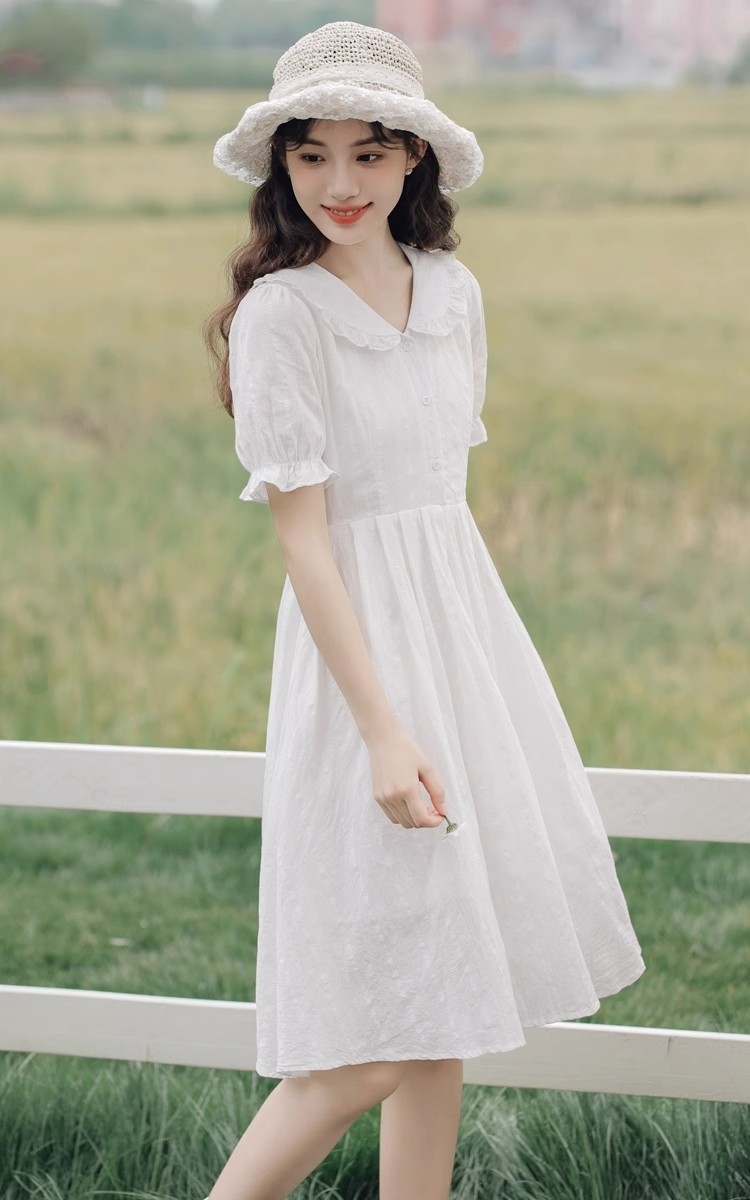 法式茶歇白色初恋连衣裙女夏季2024新款森系小个子娃娃领收腰裙子