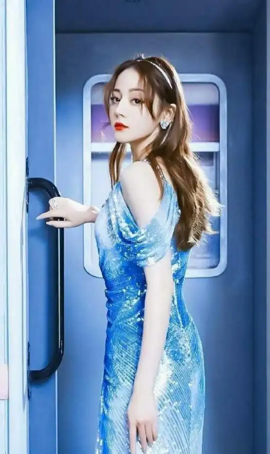 事实证明31岁的定毯神针迪丽热巴终于上道了