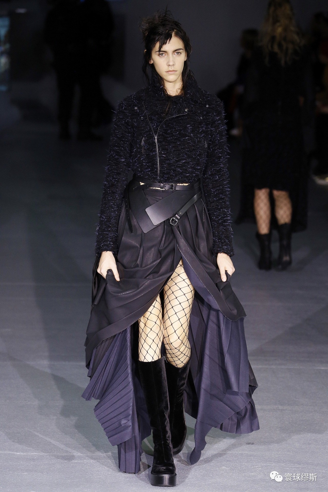 关于朋克风的服装只知道viviennewestwood21世纪的朋克服装风格可不止