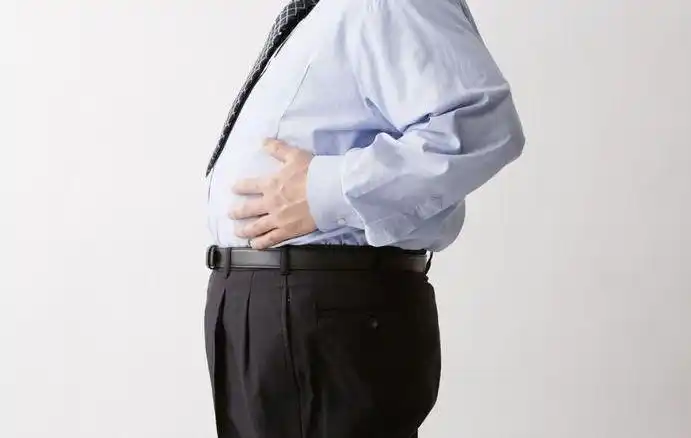 很多男人都"挺着大肚子",从三个方面着手帮你"甩掉"