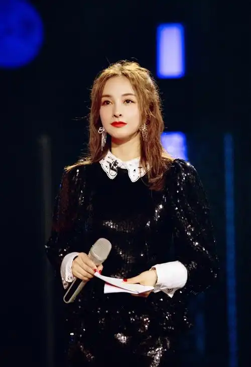 吴昕《乘风破浪的姐姐》十二期剧照图片