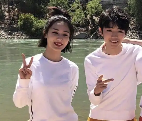 王俊凯杨紫关系如何 曾经打闹的两人现为避嫌换座