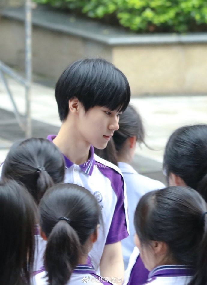 张真源高中毕业照##张真源高考加油