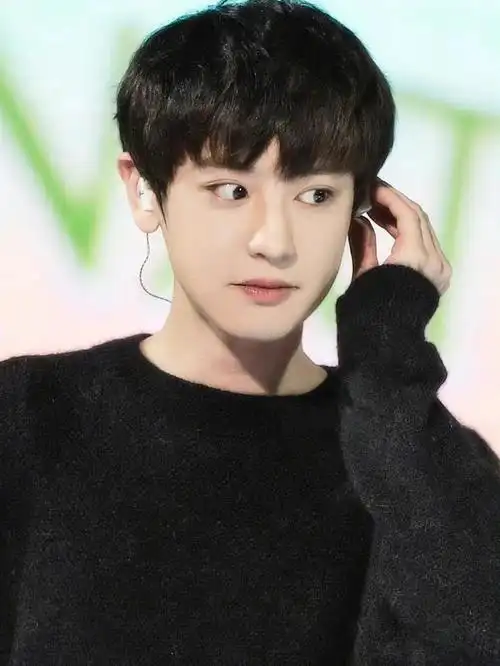 灿烈亮相十周年快乐～