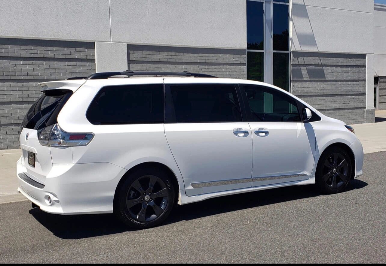 夏威夷租车97丰田八座商务车 丰田塞纳,宽敞整洁,可为您的家人朋友