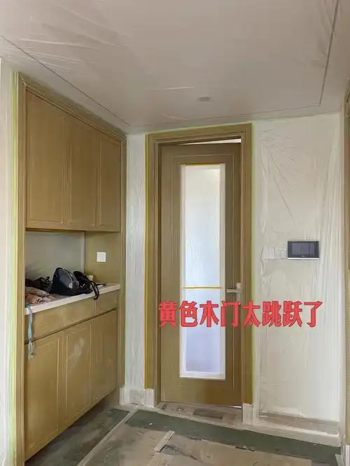 房门颜色  #颜色重要性  #木门颜色怎么配  #灰色木门配白色效果