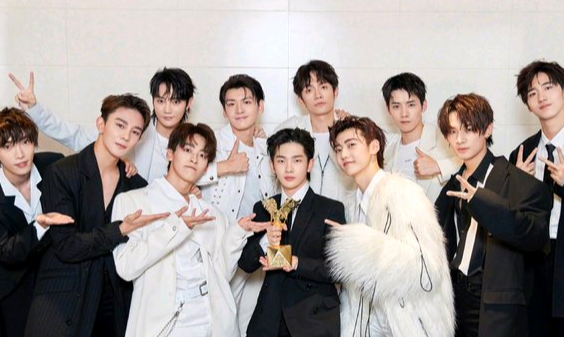 组合成员人气都非常的高,2019年节目又选出了男团"rise",组合内的成员