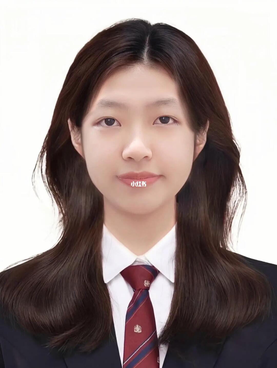 关于我9.9找人ps证件照结果被丑哭这件事