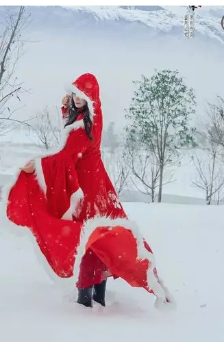 背影……2018年我们美好朦胧的背影渐行渐远.愿2019更加光明.