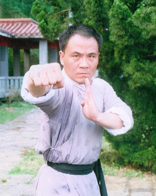 "邵氏老打星"鹿峰:一生都在演坏人,67岁找到幸福和归宿