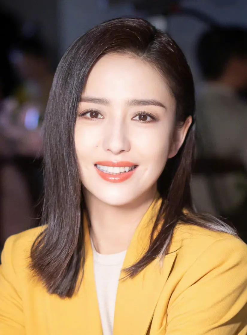 原创娱乐圈有漂亮小虎牙的女星们不仅辨识度高笑起来灵气逼人