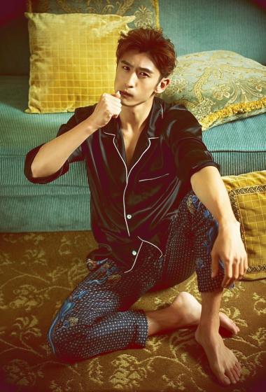 张云龙清晨睡衣居家写真图片24