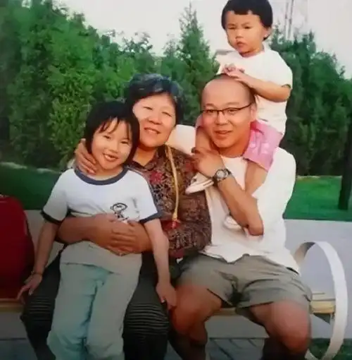 回顾窦靖童身为王菲和窦唯的女儿叛逆是我的倔强