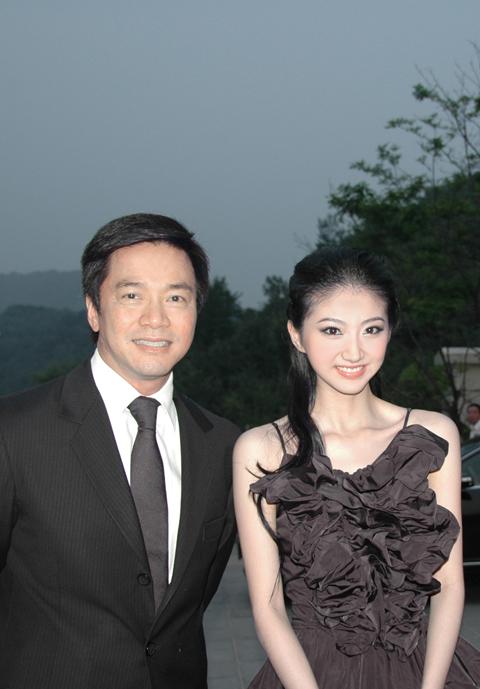 《一个女人的史诗》"女儿"景甜独闯武林(图)