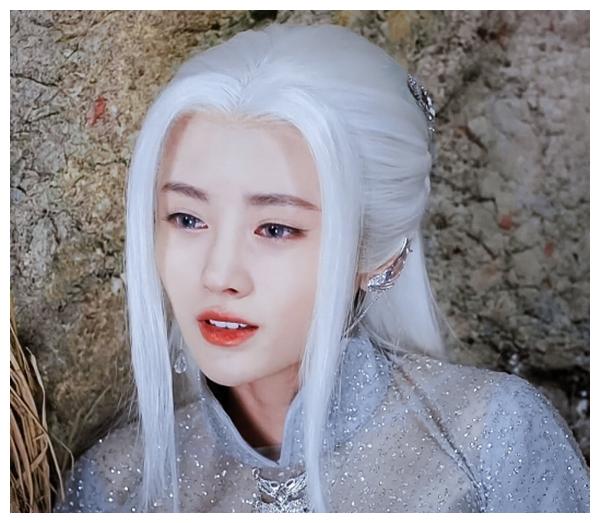 古装剧中的白发女子,宋茜灵动,杨蓉可爱,看到赵丽颖被美到了