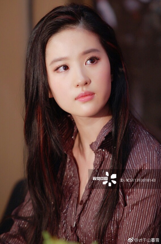 刘亦菲 2008年5月30日,北京,时尚杂志《时尚芭莎》"bazaar明星慈善夜"