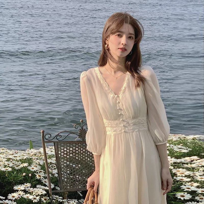 法式仙女连衣裙温柔超仙早春装2022新款气质收腰长裙碎花吊带纱裙