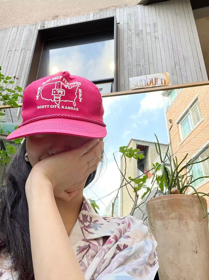 金高银近日ins更新日常生活照都充满了温柔舒服的感觉