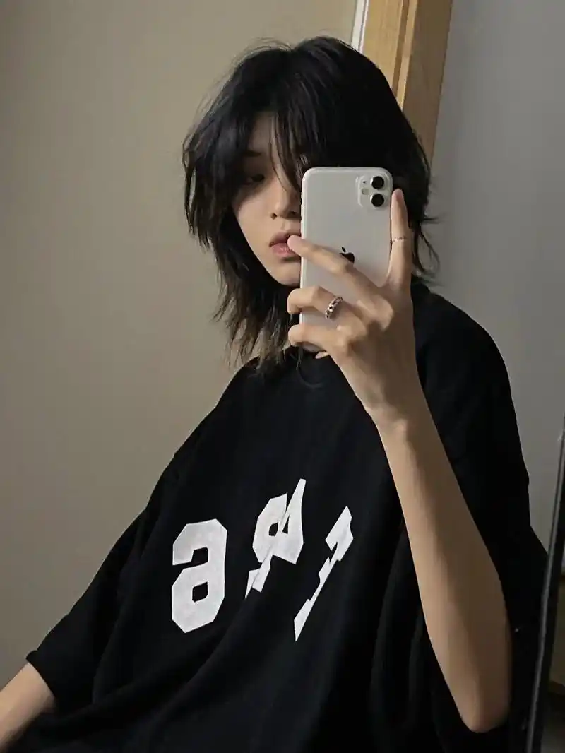 想带你走一条弯路#女生帅起来 #少年感 #攻里攻气 #短发女 - 抖音