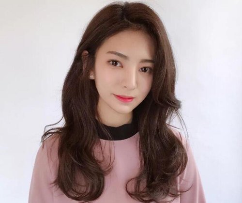 30岁女生长发烫梨花头一个卷清新多个卷优雅_发型造型_宝妈时尚生活网