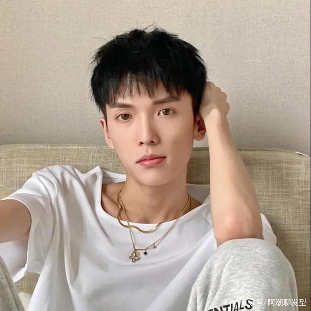 男生发型别再瞎剪了,这3款造型剪起来才帅气,阳光又显时髦!