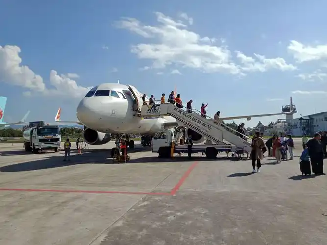 再换乘首都航空jd5790号班机,到达此次飞行终点景洪嘎洒机场