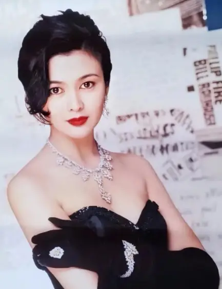 李嘉欣被大刘手撕90分钟,嫁进豪门全靠做局,遗产事件另有隐情_刘銮雄