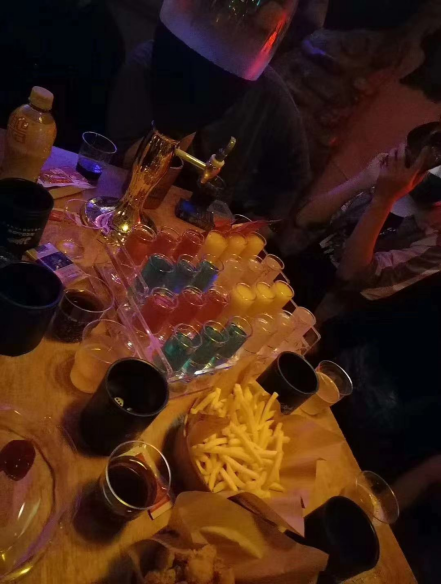 那些让女孩子喝酒的男生都是怎么想的