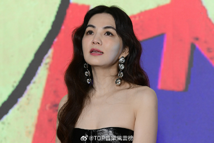 #ella陈嘉桦二专##ella回应老公背刺hebe传闻#