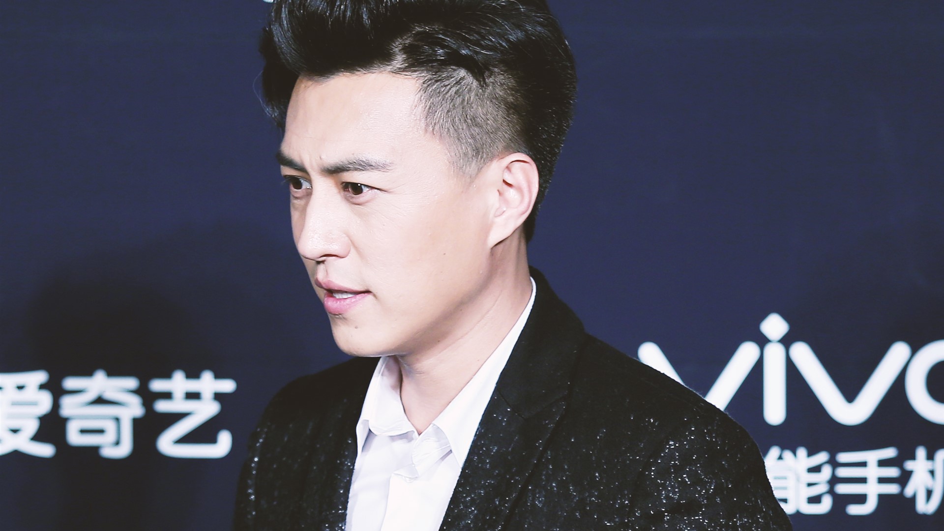 靳东帅气写真高清电脑桌面壁纸下载