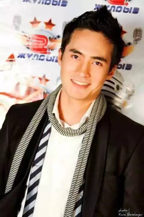 要不是进口小哥哥迪玛希我们都不知道哈萨克斯坦的人颜值这么高明星